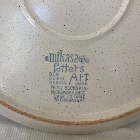 MIKASA Potters Art Buckskin Stoneware Dinner Plates - Picture 7 of 9